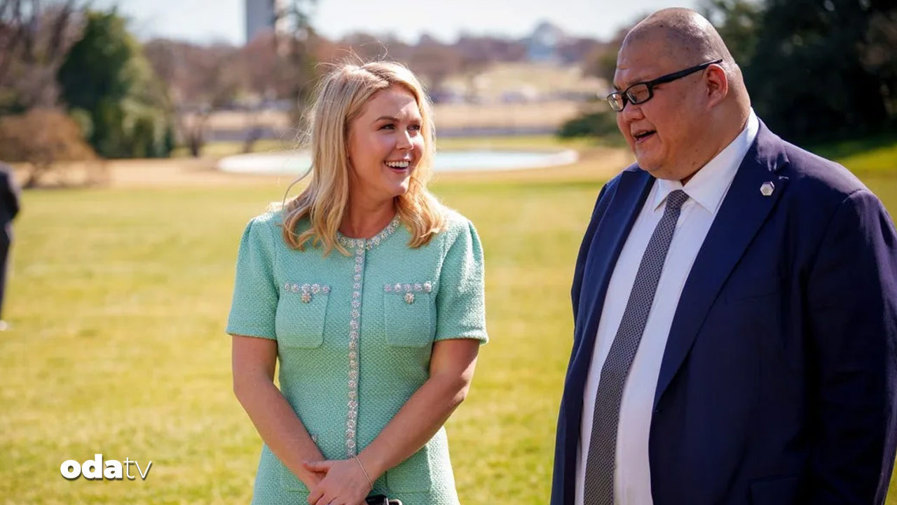 beyaz saray sozcusu karoline leavittten muhabire tuhaf cikis t7mytYUZ.jpg