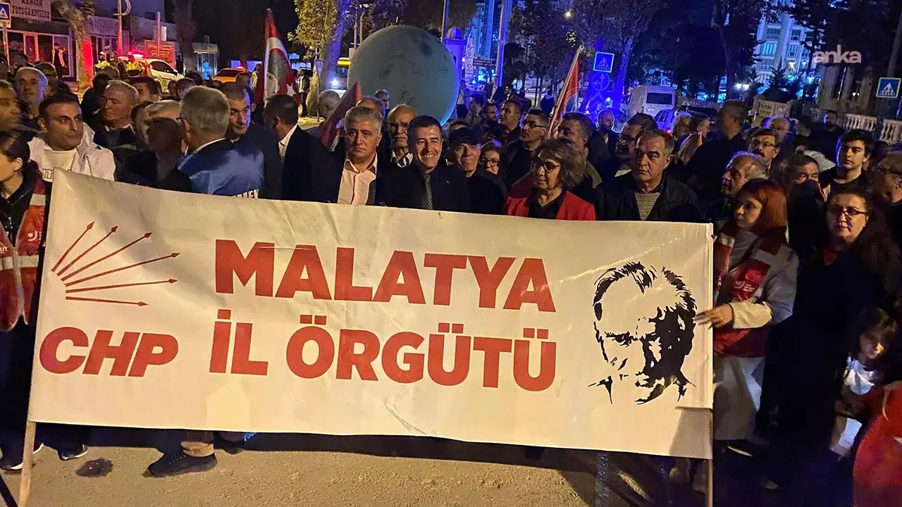chp malatya il baskanligindan cumhuriyet yuruyusu 3mGBTsS3.jpg