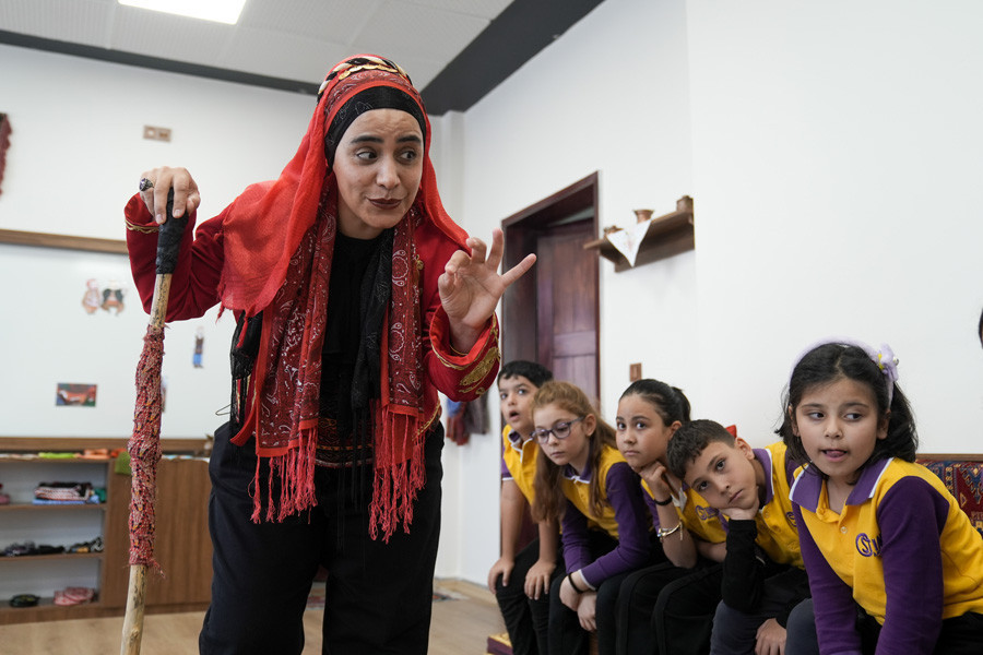 cocuklarimizi sahneye tasimak icin calistiriyoruz GEnYJKG5.jpg