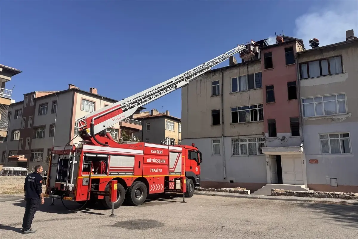 kayseride yangin itfaiye hizla mudahale etti Qbez5E7p.jpg