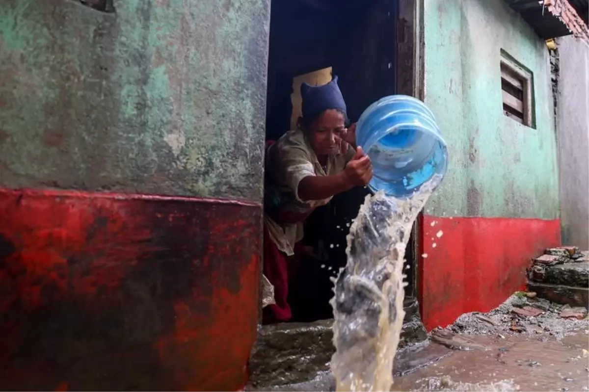 nepalde sel ve heyelan 47 olu pIN1Y3Ub