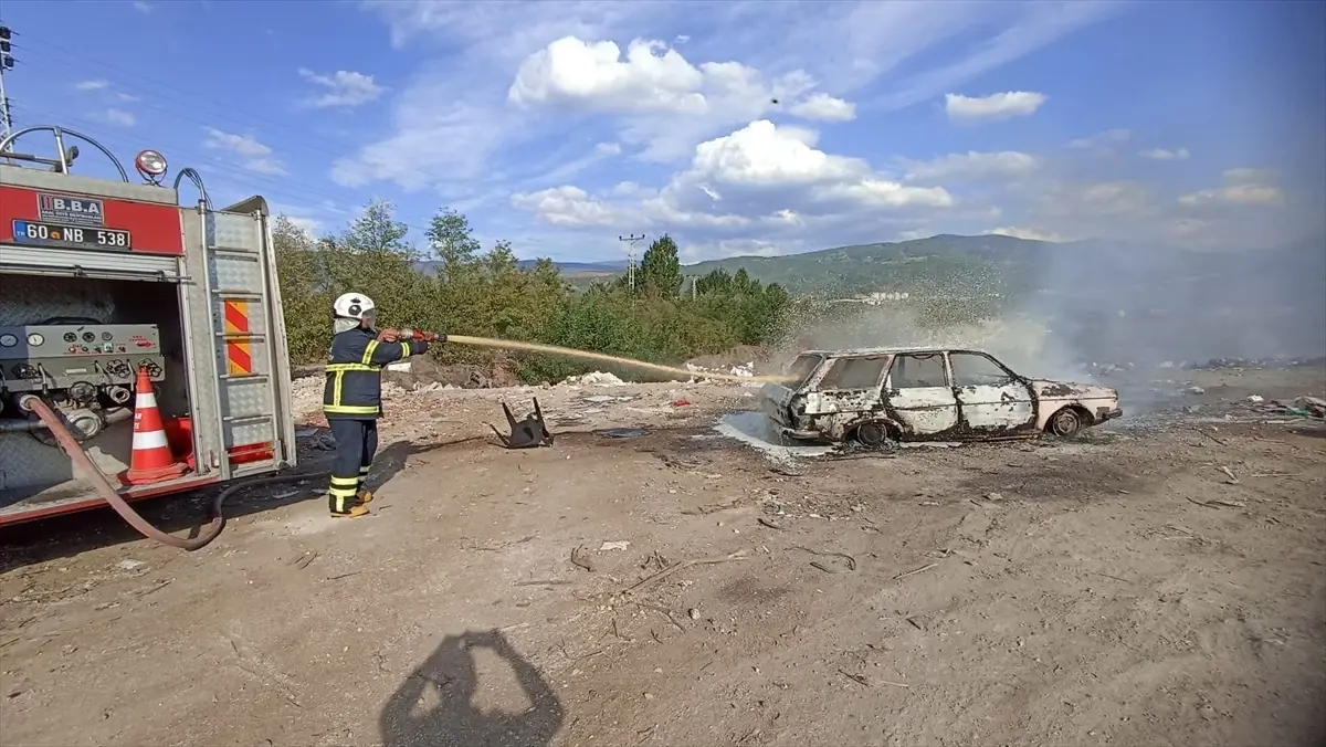 tokat niksarda bir otomobilde yangin cikti d2Piqblq