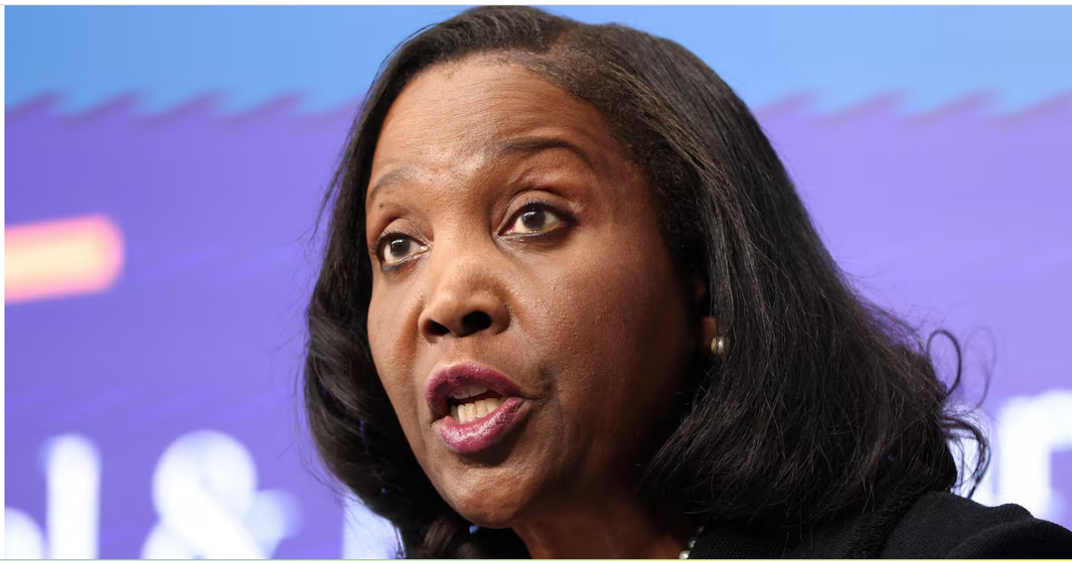 ABD Yüksek Mahkemesi, Trump'ın Fed Üyesi Lisa Cook'u Görevden Almasına Mesafeli