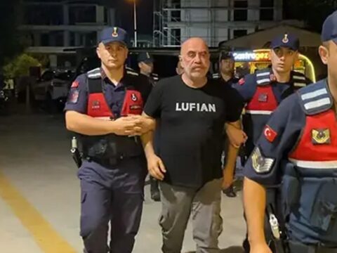 Ezel akay sessizligini bozdu dikkat ceken davet auNpYKHH